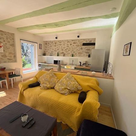 La Bastide Aux Iris - Les Capucines Apartment Villecroze Exterior photo